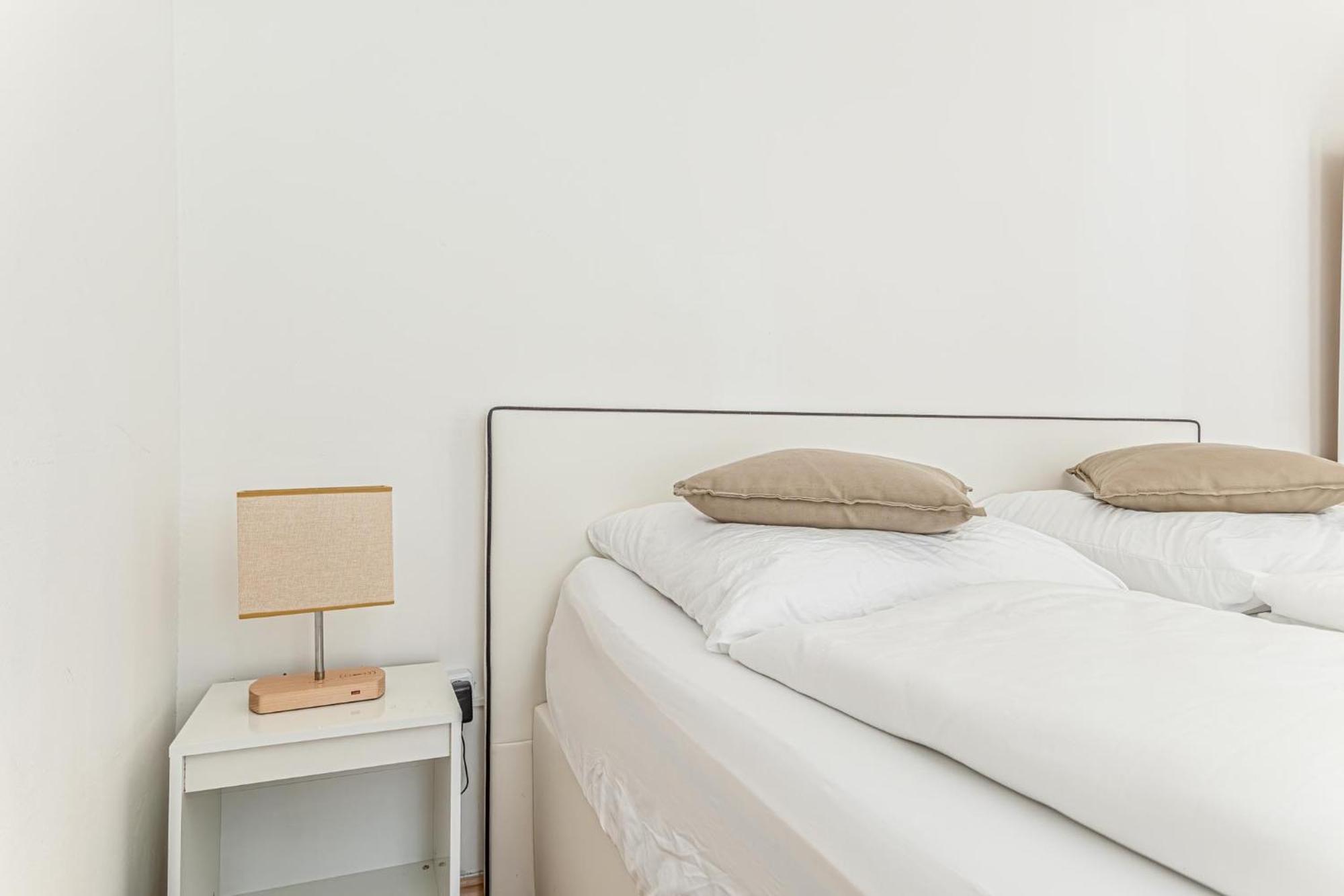City Vibes: 1Br Apt, 10 Min To Westbahnhof Viena Exterior foto