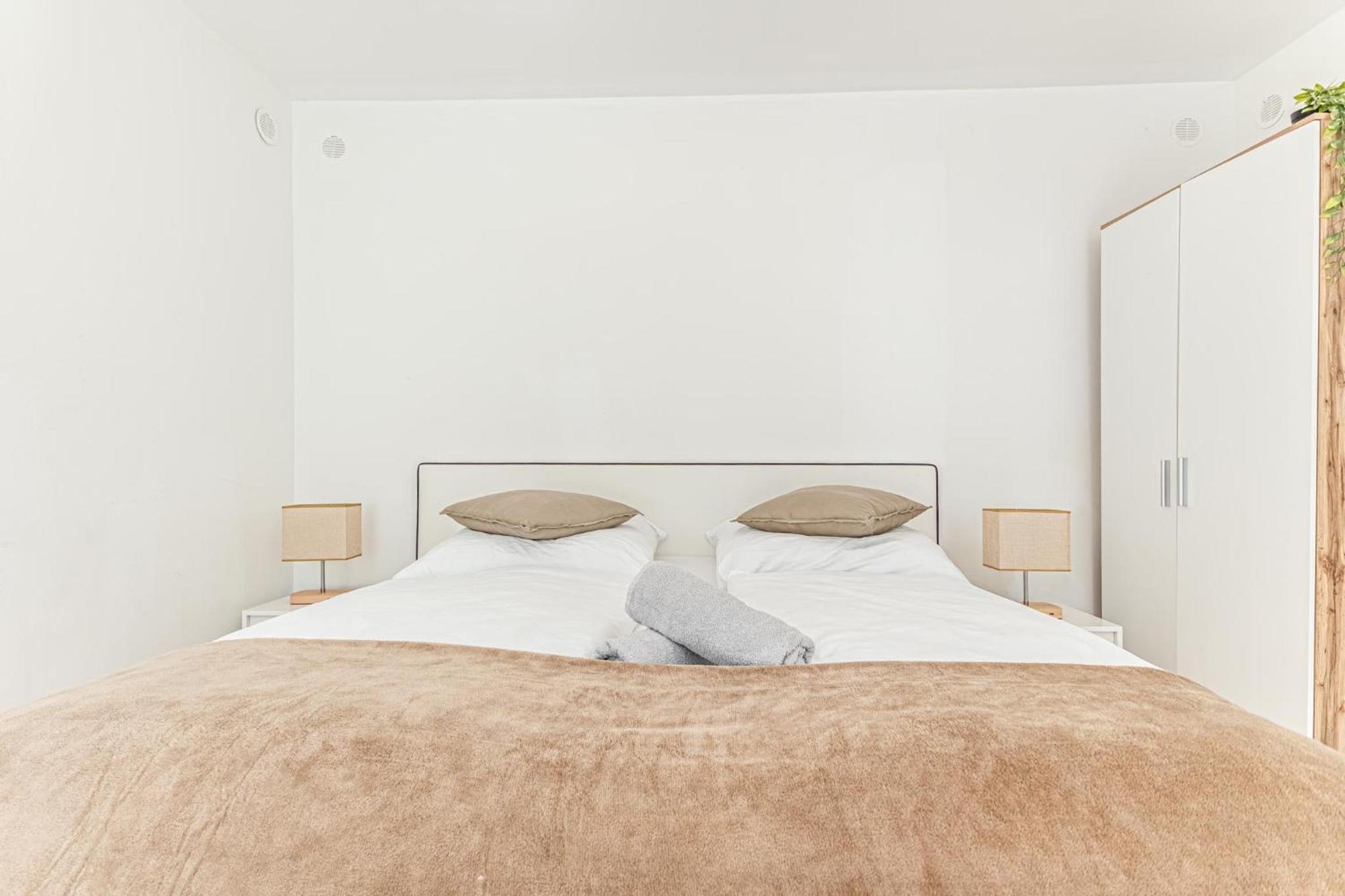 City Vibes: 1Br Apt, 10 Min To Westbahnhof Viena Exterior foto