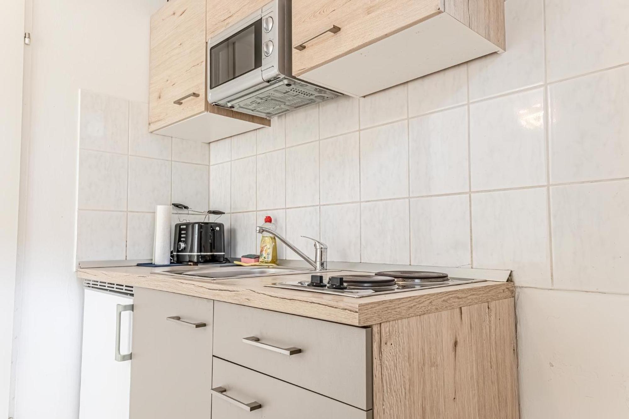 City Vibes: 1Br Apt, 10 Min To Westbahnhof Viena Exterior foto